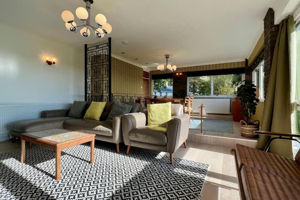Holiday home Pant Golau - The Seventies House Llanbedr (Gwynedd)