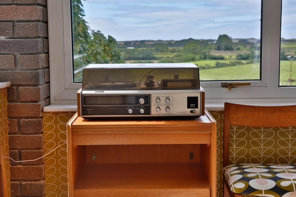 Holiday home Pant Golau - The Seventies House *